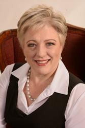 Leonora Swart, estate agent