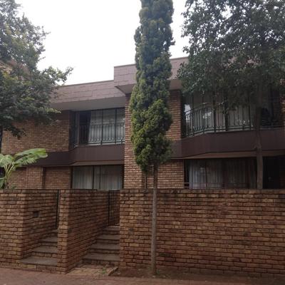 Townhouse For Sale in Muckleneuk, Pretoria
